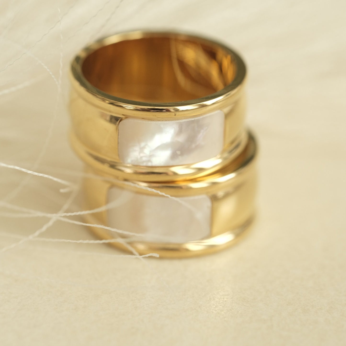 Chunky Gold Ring, Real Mother of Pearl Ring, Thick Ring, Gold Ring, White Mother of Pearl Band Ring, Gemstone Ring, Statement Ring, Chic