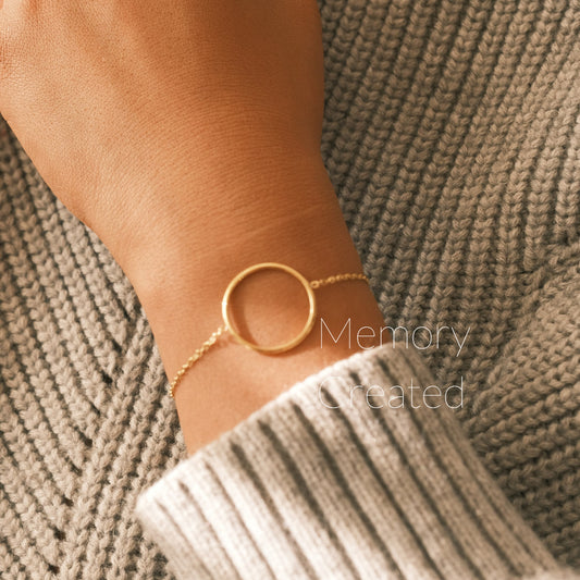 Gold Eternal Circle Bracelet, Gold Bracelet, Large Circle Bracelet, Dainty Bracelet, Gold Bracelet Gift, Bracelet Gift for Daughter from Mom