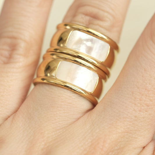 Chunky Gold Ring, Real Mother of Pearl Ring, Thick Ring, Gold Ring, White Mother of Pearl Band Ring, Gemstone Ring, Statement Ring, Chic