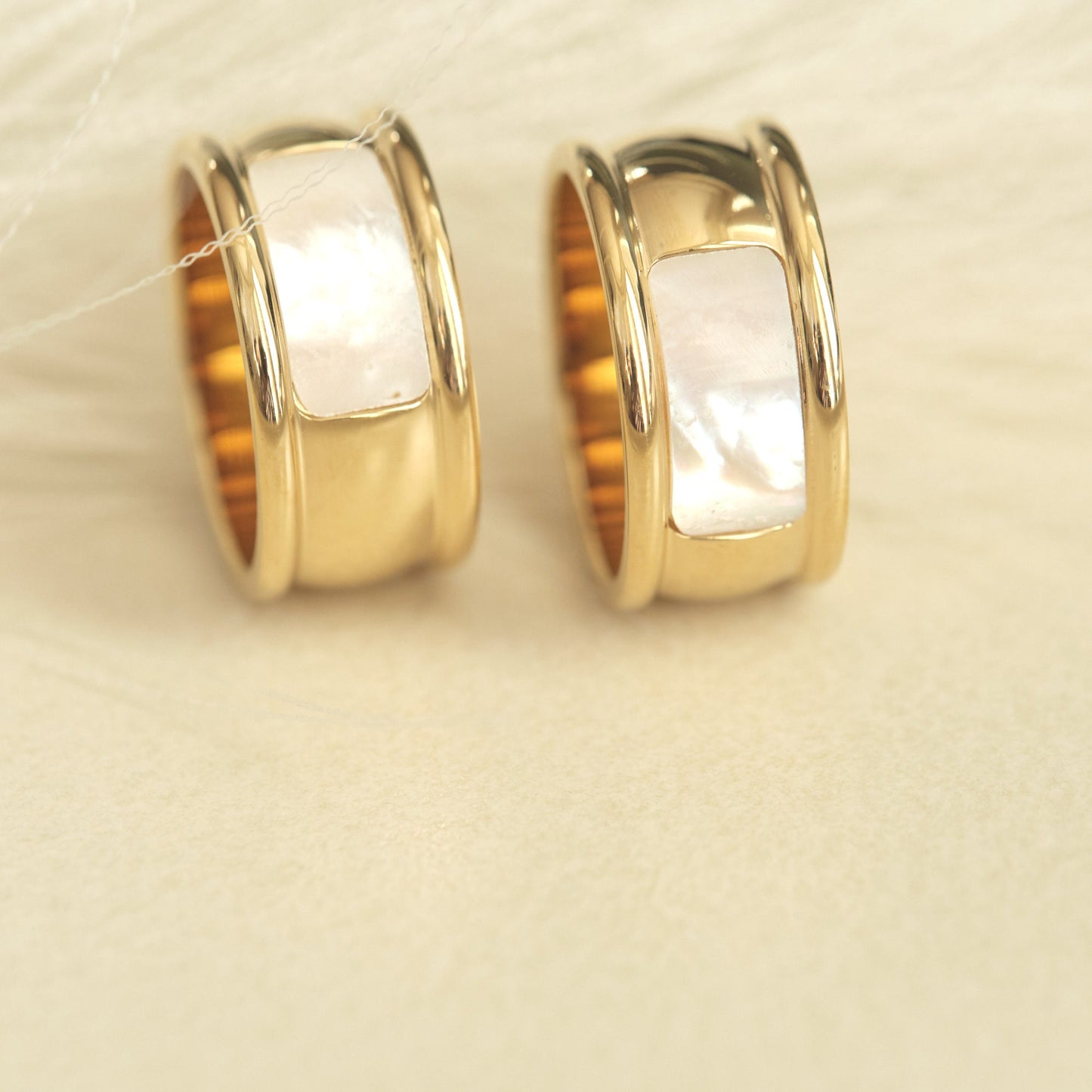 Chunky Gold Ring, Real Mother of Pearl Ring, Thick Ring, Gold Ring, White Mother of Pearl Band Ring, Gemstone Ring, Statement Ring, Chic