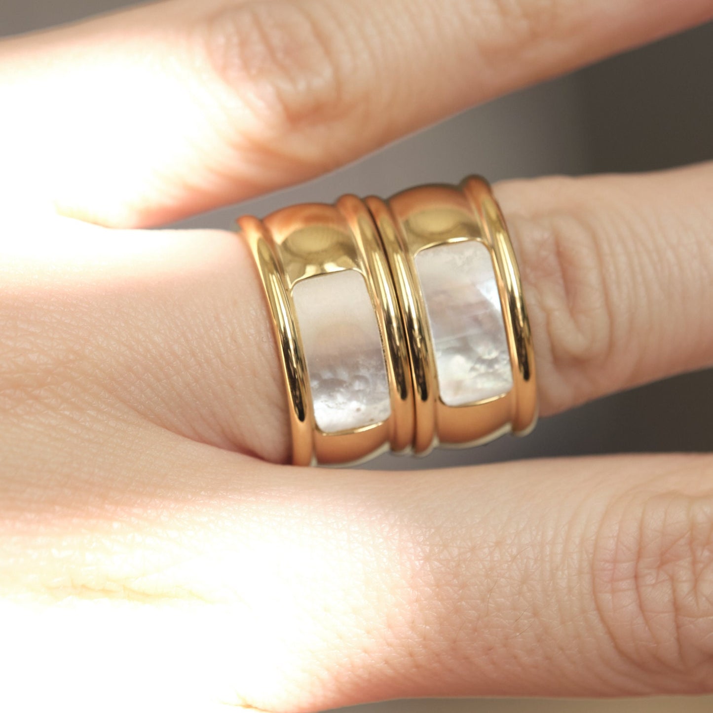Chunky Gold Ring, Real Mother of Pearl Ring, Thick Ring, Gold Ring, White Mother of Pearl Band Ring, Gemstone Ring, Statement Ring, Chic