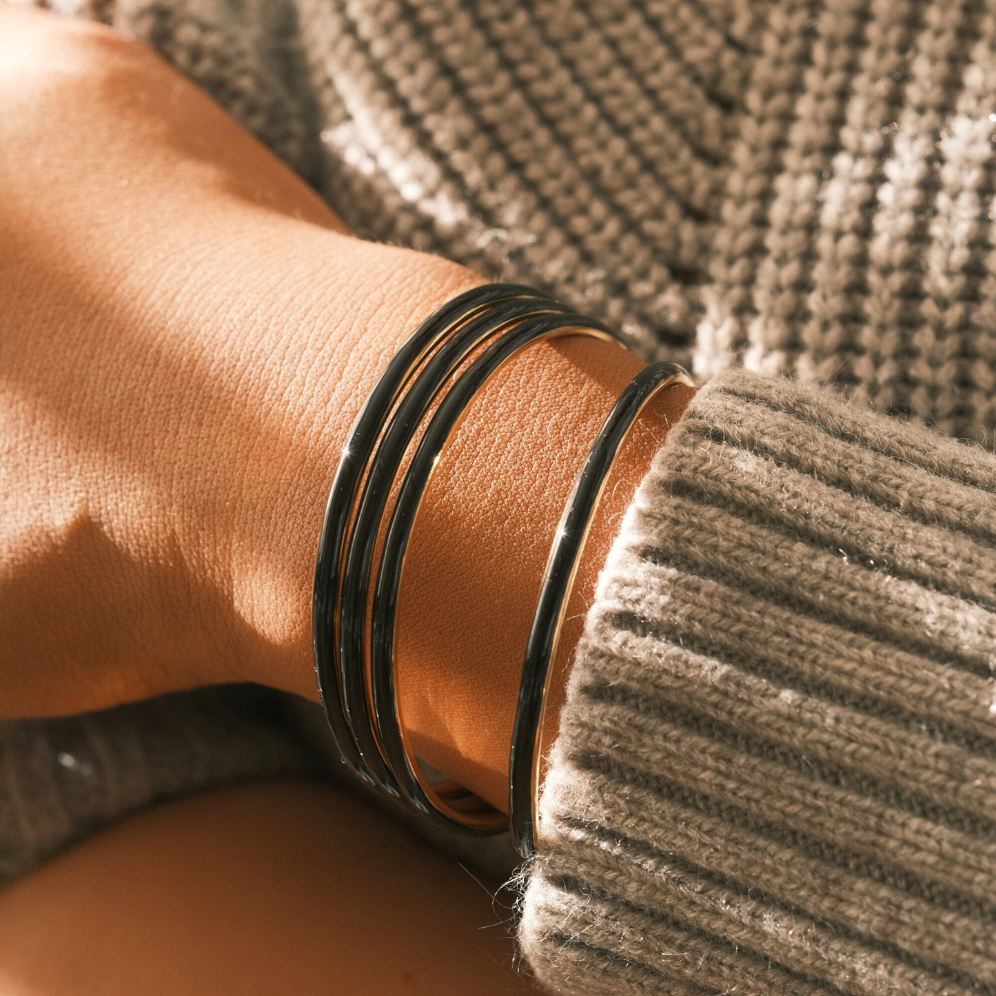 Black Bangle Bracelet, Gold Black Bangle for Women Plain Bangle Classic Slip On Bangle Tarnish Free Bangle Stackable Bangles Stacking Bangle